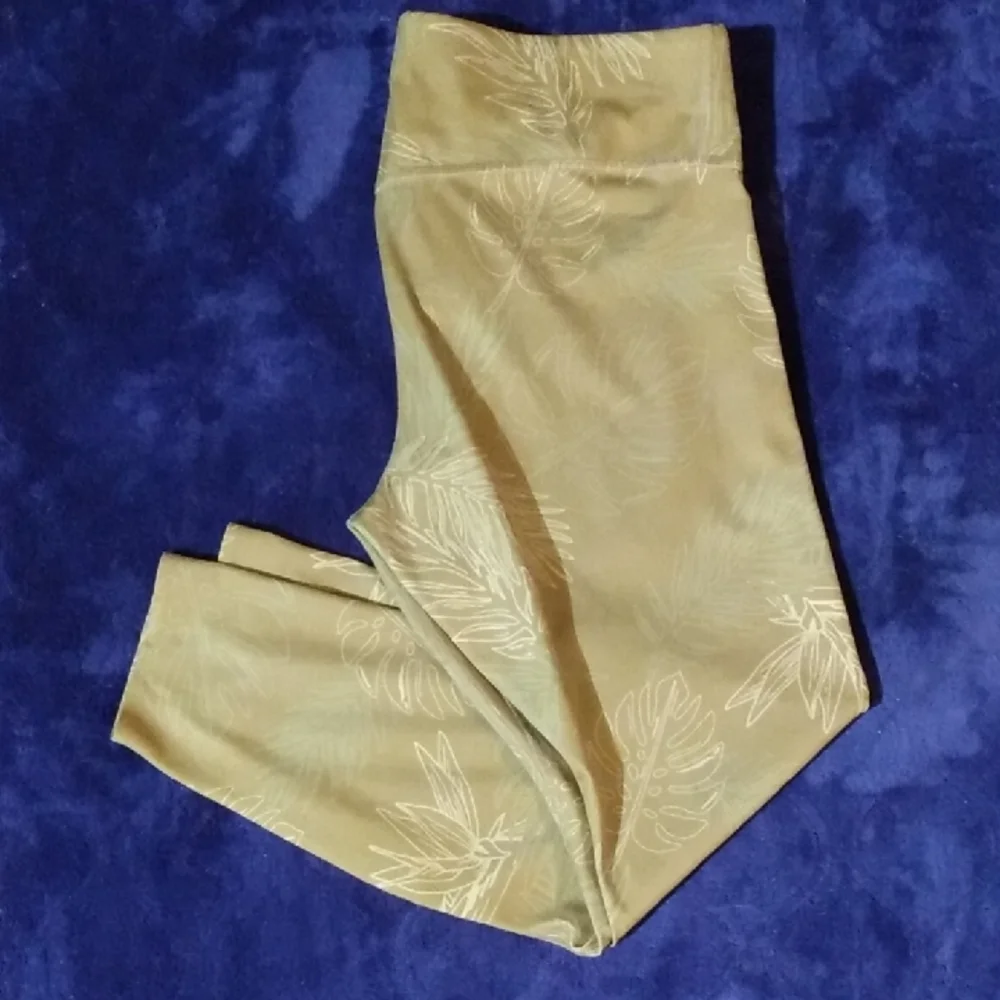 Nike Gold Tone Leggings - Picture 6 of 7